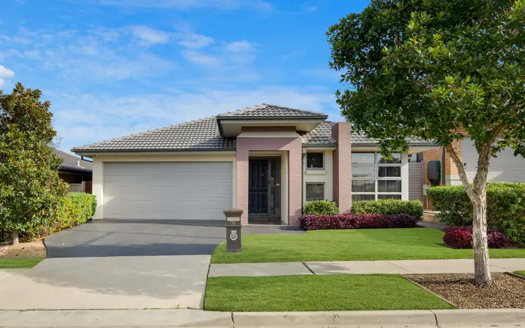 11 Grice Street, Oran Park NSW 2570