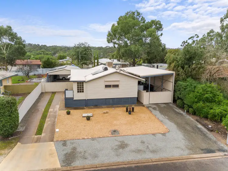 17 Newton Long Drive, Clare SA 5453