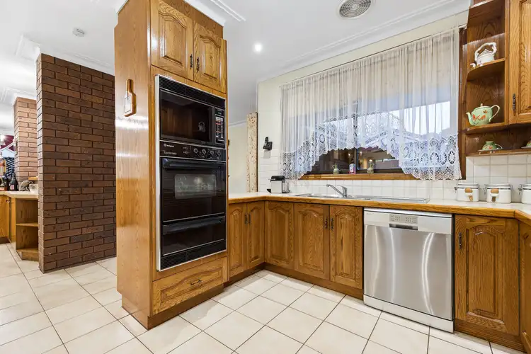 Sixth view of Homely house listing, 9 Iverna Close, Mulgrave VIC 3170