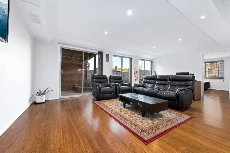 Sixth view of Homely house listing, 8 Collendina Crescent, Scoresby VIC 3179