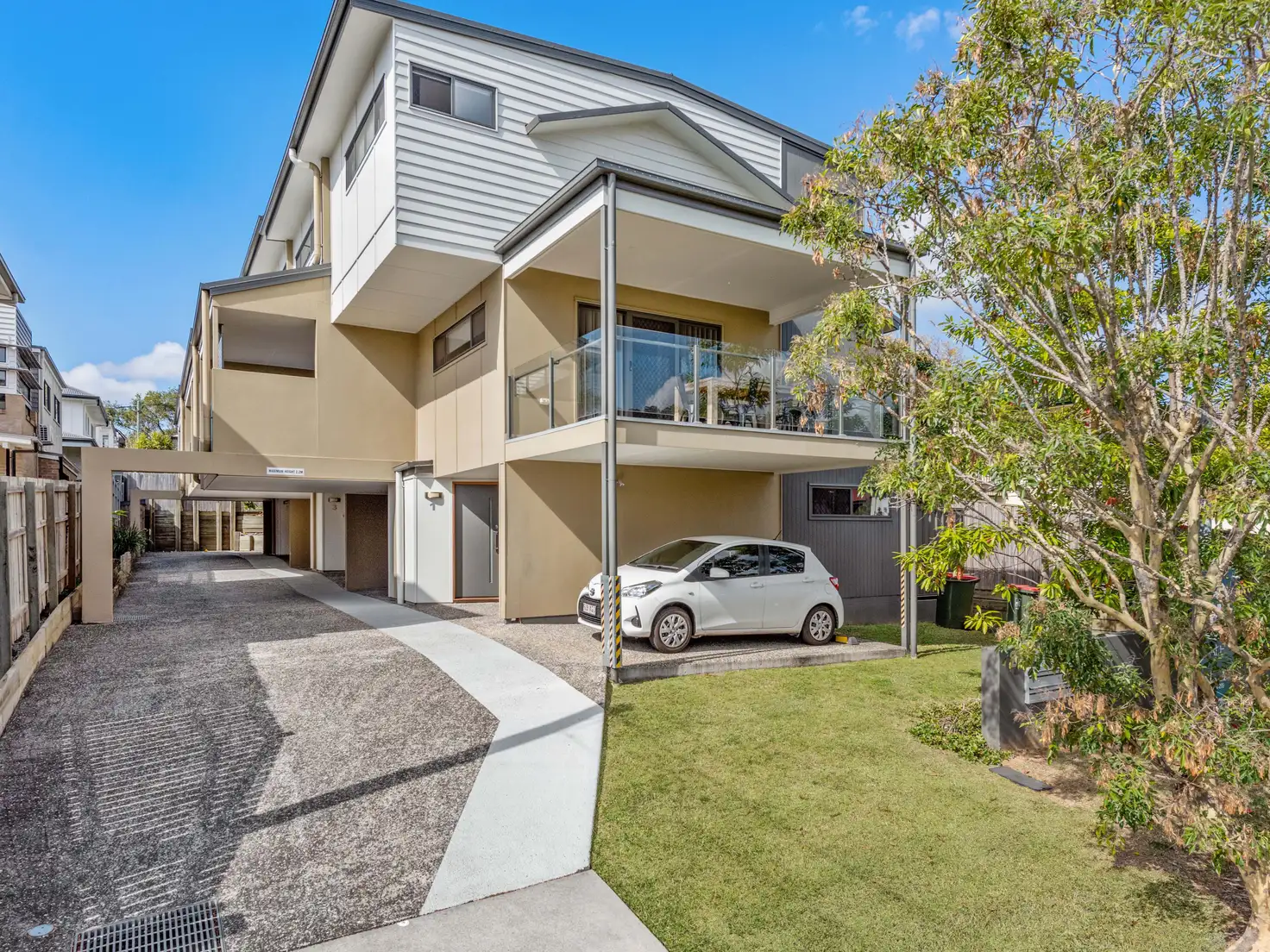 Main view of Homely townhouse listing, 1/28 Howsan Street, Mount Gravatt East QLD 4122