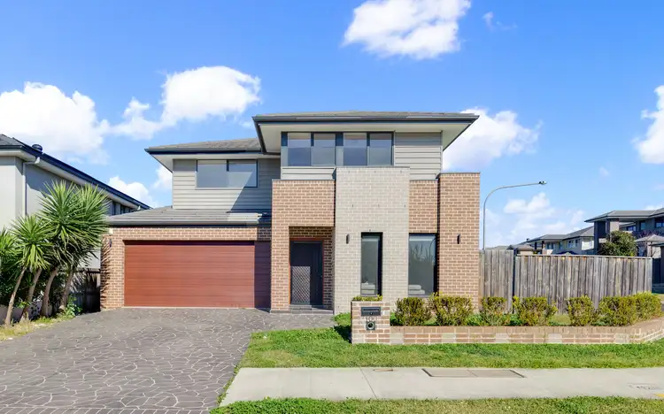 100 Atlantic Boulevarde, Glenfield NSW 2167