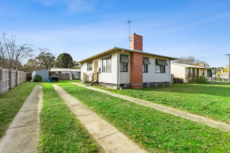 4 Steven Crescent, Ararat VIC 3377