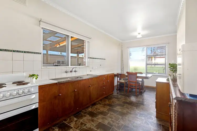 Fifth view of Homely house listing, 2 Sutton Avenue, Mount Gambier SA 5290