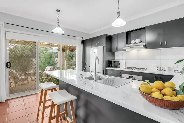 Fifth view of Homely house listing, 9 Woodlea Crescent, Craigieburn VIC 3064