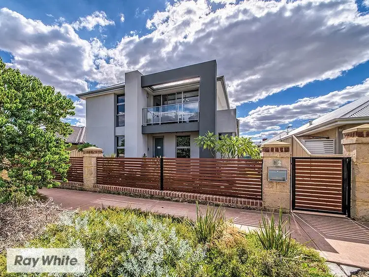 12 Spurwing Way, South Guildford WA 6055