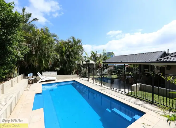 6 Tiffany Court, Eatons Hill QLD 4037