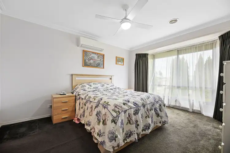 Fifth view of Homely house listing, 12 Emma Close, Drouin VIC 3818