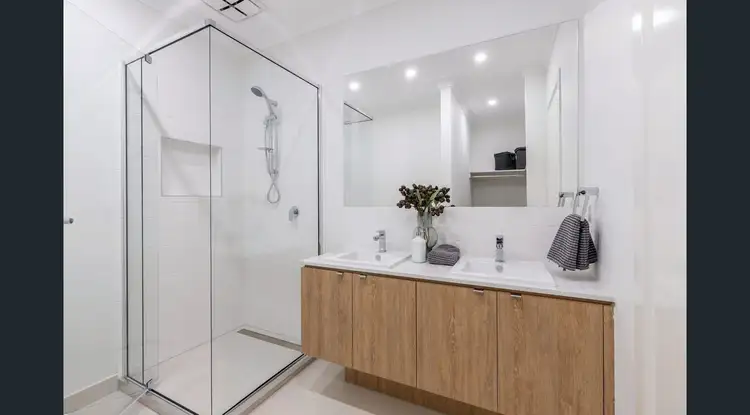 Seventh view of Homely house listing, 5 Locust Circuit, Tarneit VIC 3029