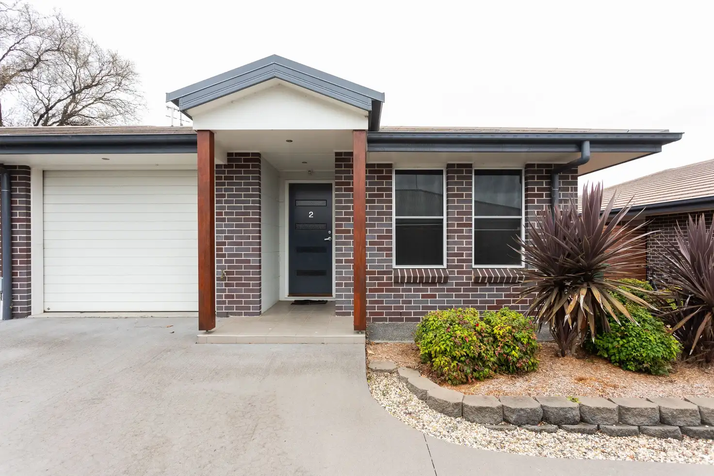 Main view of Homely unit listing, 2/8 Power Place, Armidale NSW 2350