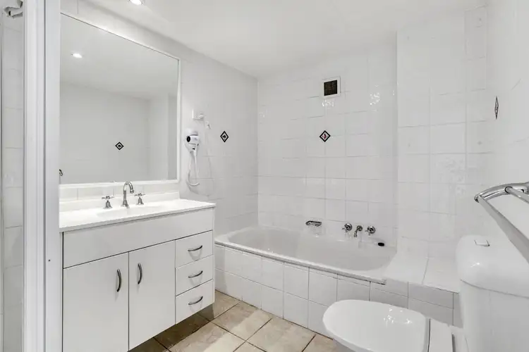 Sixth view of Homely apartment listing, 4B/3277 Surfers Paradise Boulevard, Surfers Paradise QLD 4217