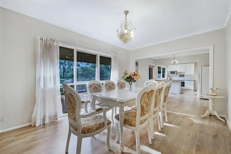 Third view of Homely house listing, 5 Devon Court, Mount Waverley VIC 3149