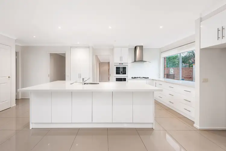 Sixth view of Homely house listing, 2 Merrivale Way, Bundoora VIC 3083