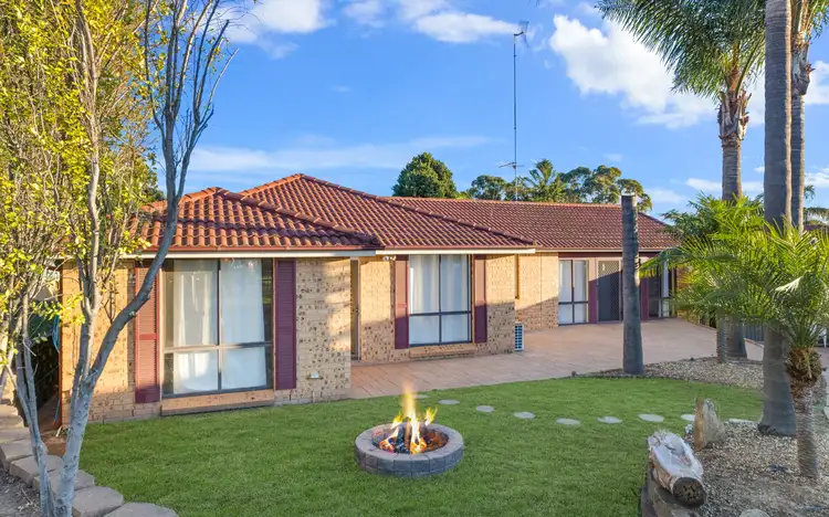 14 Jessica Place, Rosemeadow NSW 2560
