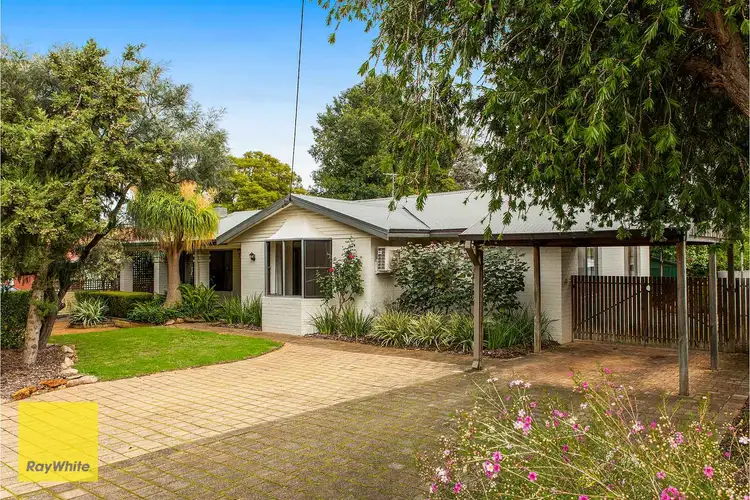 4 Silver Road, Lesmurdie WA 6076