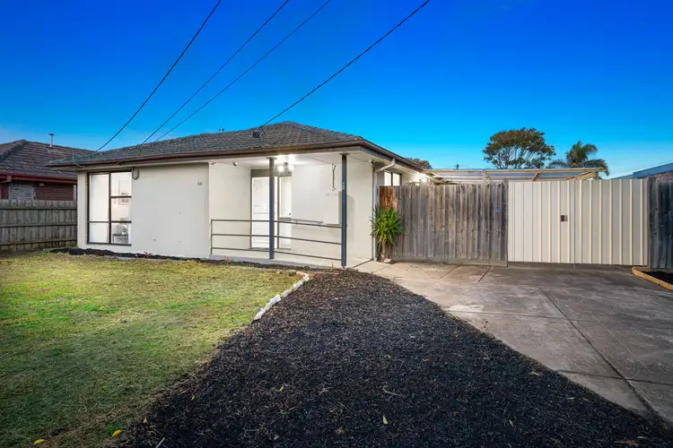 48 Woodburn Crescent, Meadow Heights VIC 3048