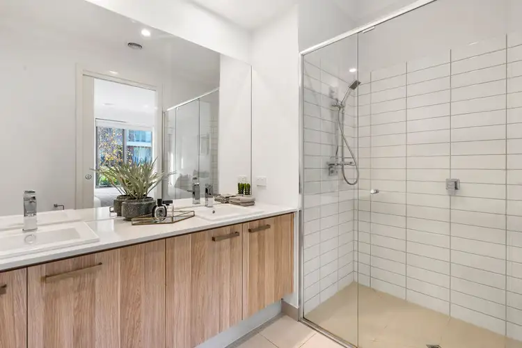 Sixth view of Homely house listing, 19 Heffernan Walk, Heidelberg Heights VIC 3081