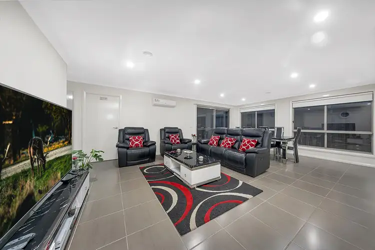 Fifth view of Homely house listing, 19 Wistow Chase, Wollert VIC 3750