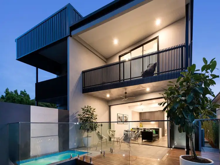 24A Curlewis Street, Holland Park West QLD 4121