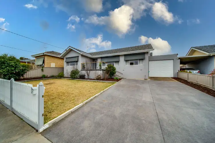 31 Curtin Street, Flora Hill VIC 3550
