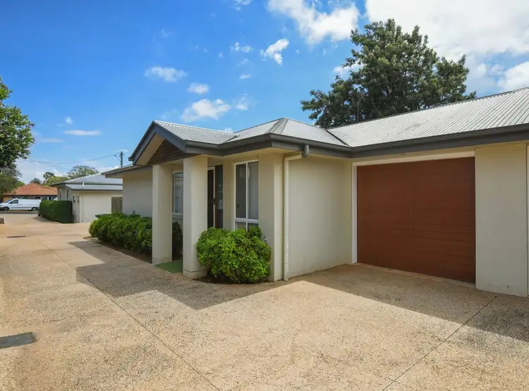 2/4A Rose Street, Wilsonton QLD 4350