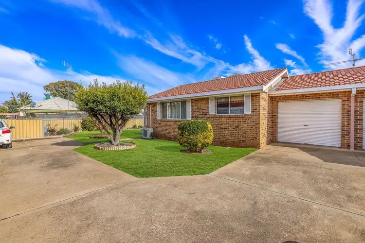 2/4 Adam Street, Tamworth NSW 2340
