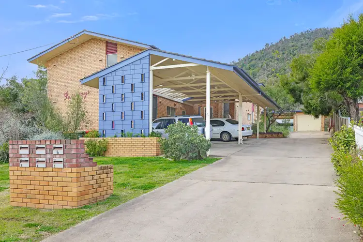 2/6 Golf Street, Tamworth NSW 2340