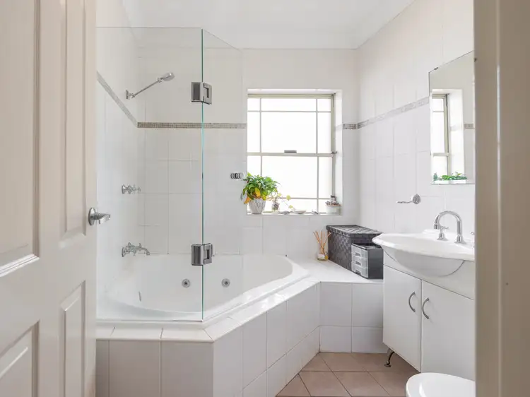 Sixth view of Homely unit listing, 13/12-14 Gladstone Avenue, Wollongong NSW 2500