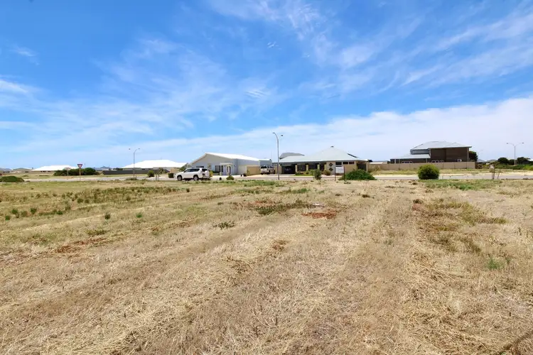 10 Hamelin Avenue, Jurien Bay WA 6516