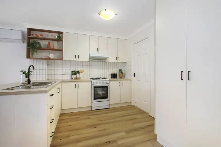 Main view of Homely house listing, 2/4 Owen Court, Lavington NSW 2641