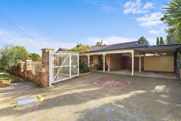 8 Kent Road, Marangaroo WA 6064