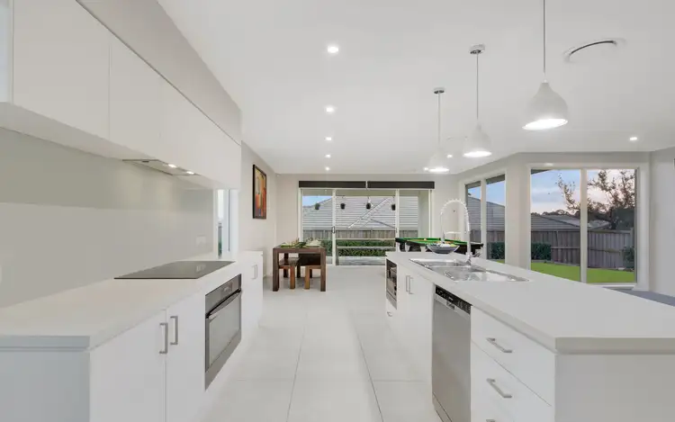 Fifth view of Homely house listing, 10 Longview Road, Gledswood Hills NSW 2557