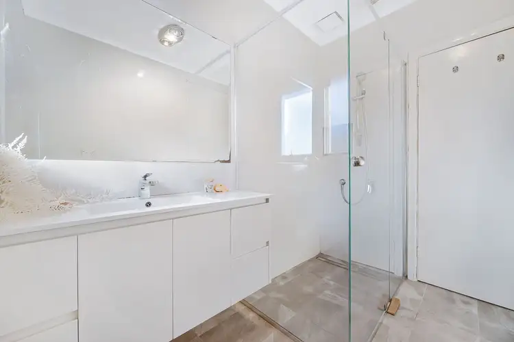 Fifth view of Homely unit listing, 4/430 Warrigal Road, Ashburton VIC 3147