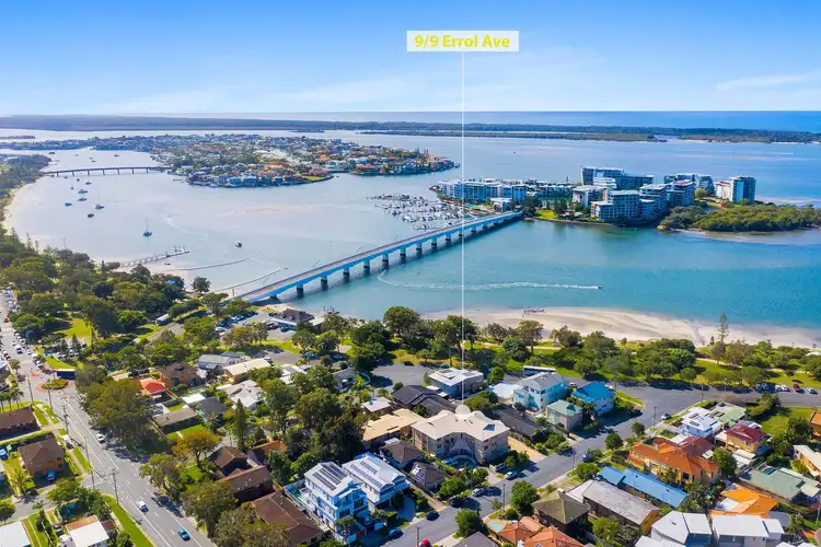 9/9 Errol Avenue, Paradise Point QLD 4216