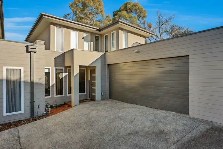 Main view of Homely townhouse listing, 2/107 Mount View Parade, Croydon VIC 3136