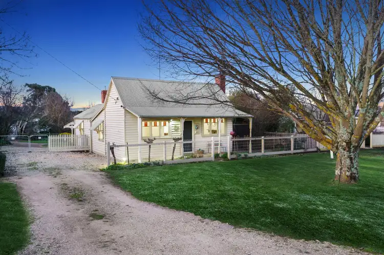 28 Dundas Street, Lancefield VIC 3435