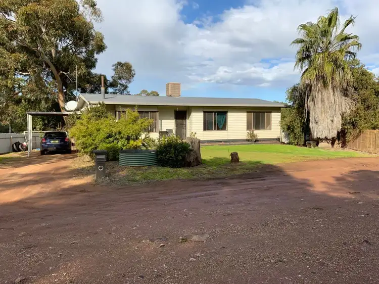 56 Parkes Road, Condobolin NSW 2877