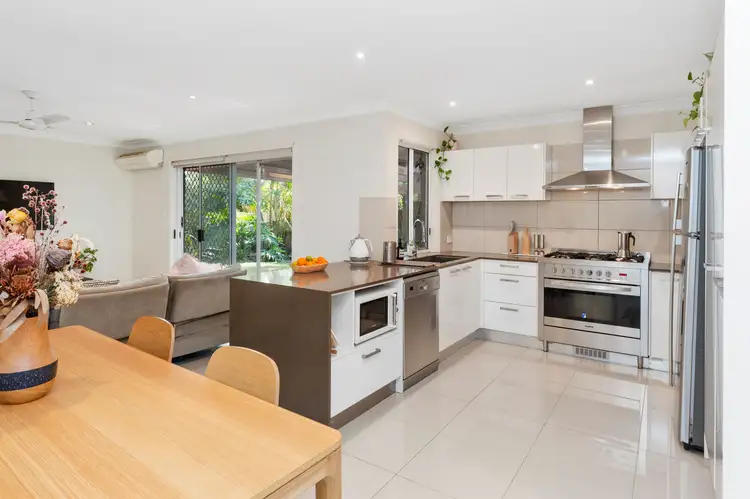 17 Forest Hills Court