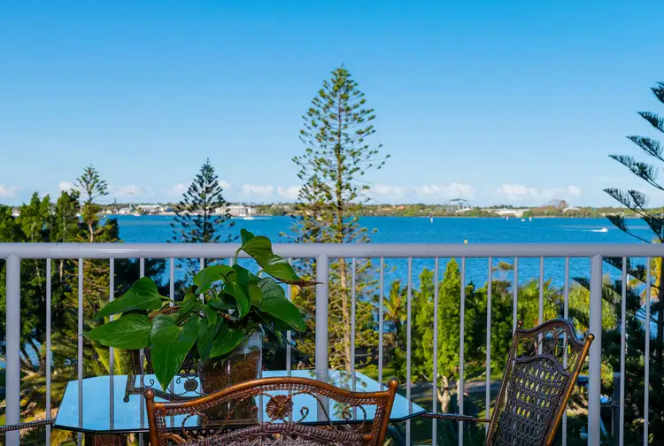 406/182 Marine Parade, Labrador QLD 4215