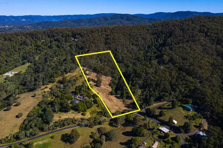 133B Camfin Road, Clear Mountain QLD 4500
