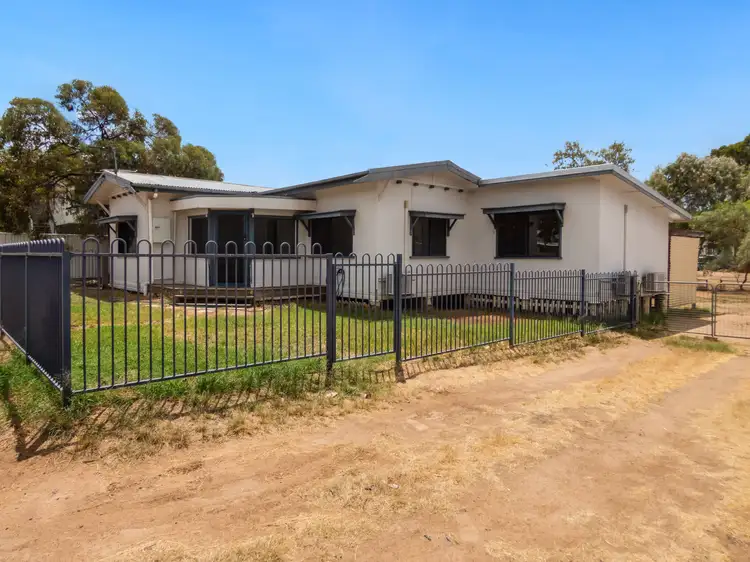33 George Street, Roma QLD 4455