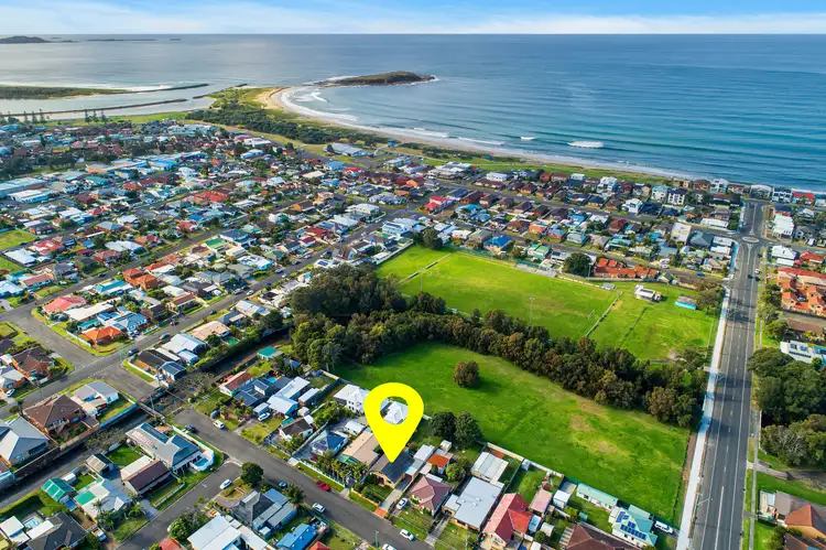 8 Joan Avenue, Warilla NSW 2528