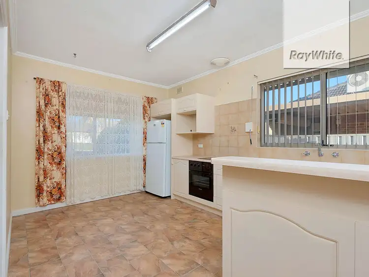 Fifth view of Homely house listing, 7 Lincoln Crescent, Pooraka SA 5095