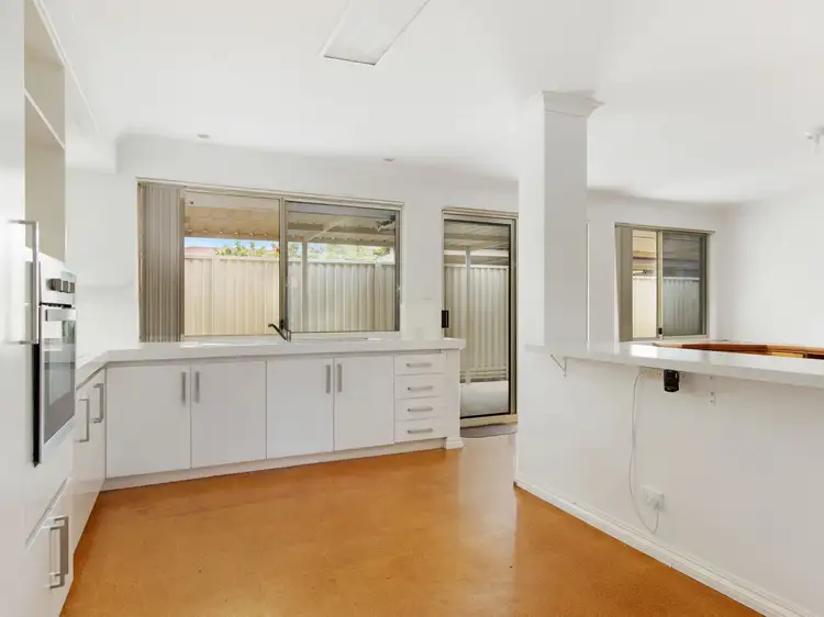 Fifth view of Homely house listing, 2 Greenlea Crescent, Warnbro WA 6169