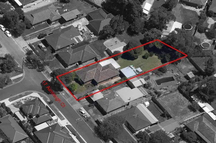 17 Ainsleigh Court, Cranbourne VIC 3977