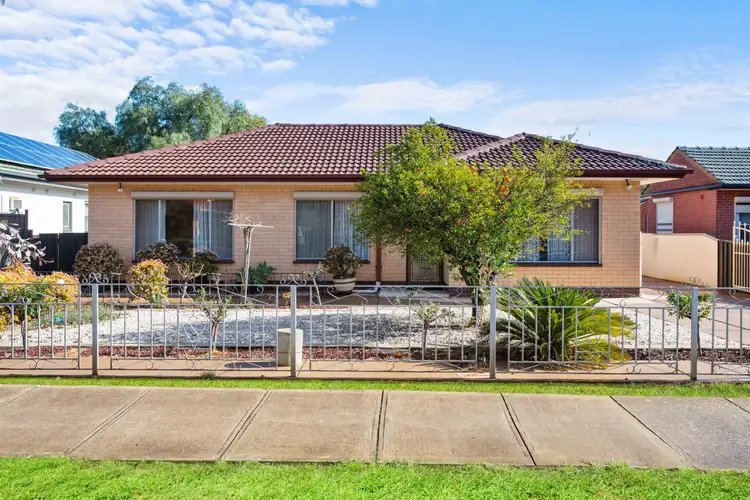 18 Fairfield Road, Elizabeth Grove SA 5112