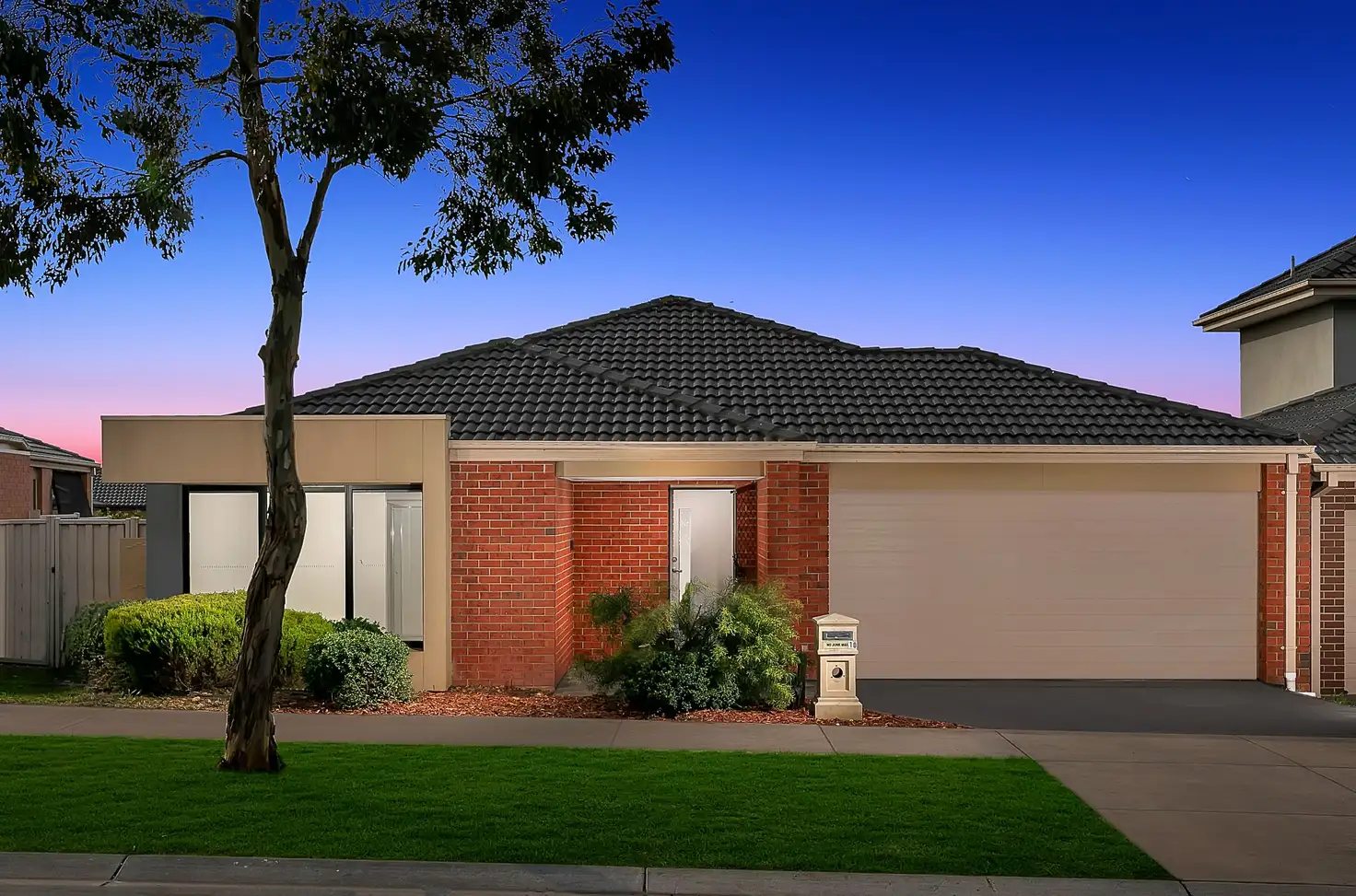 Main view of Homely house listing, 10 Cable Circuit, Craigieburn VIC 3064