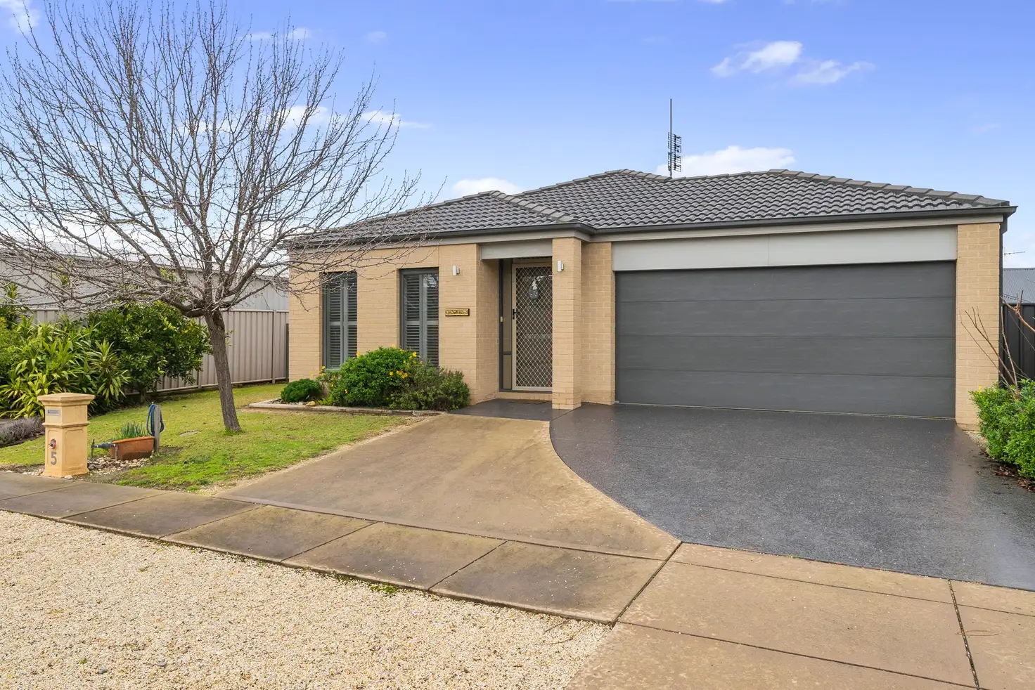 Main view of Homely house listing, 5 Stapleton Court, Benalla VIC 3672