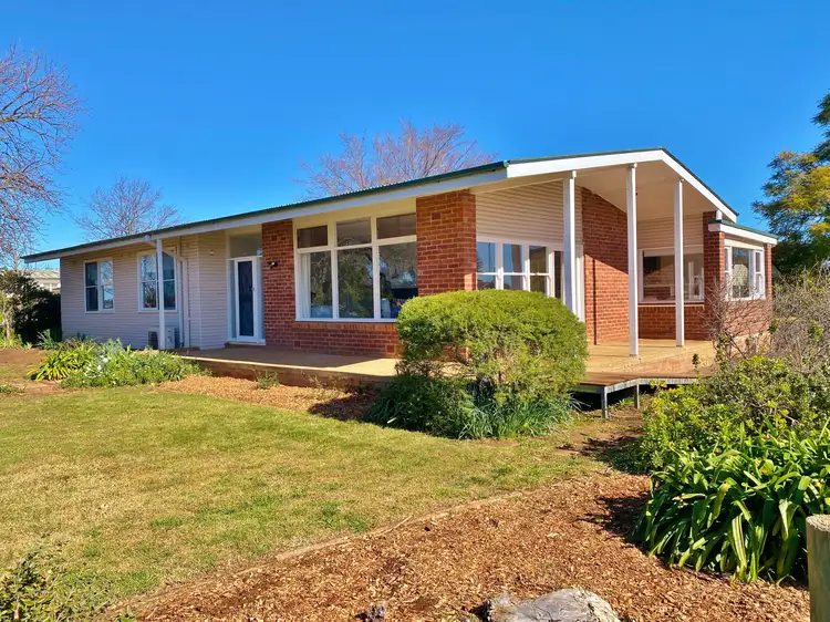 33 Hills Street, Young NSW 2594