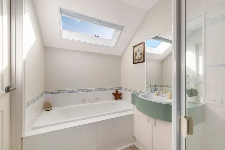 Sixth view of Homely house listing, 6 Carlingford Close, Rowville VIC 3178